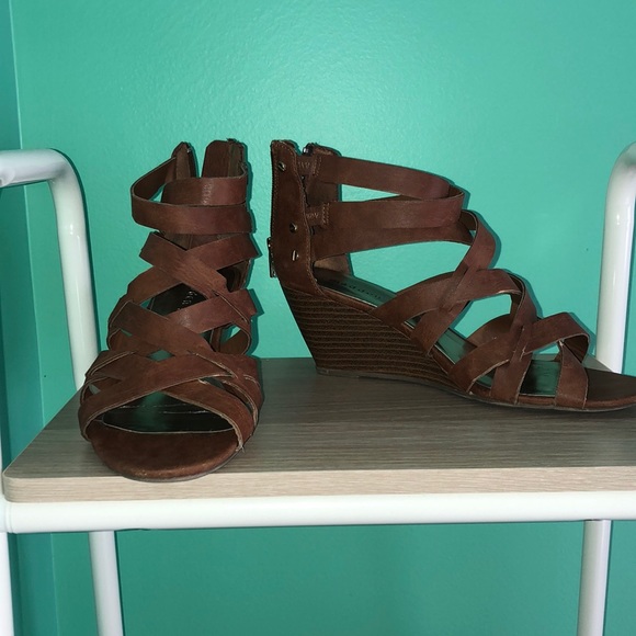 Brown strappy wedges - Picture 2 of 3